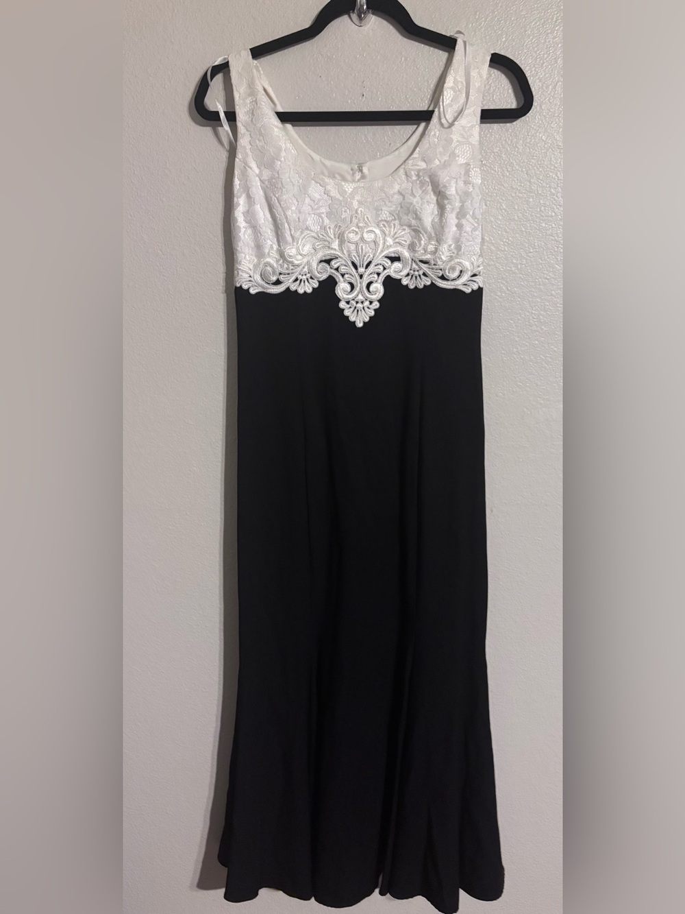 Scott McClintock Black Midi Dress with White Lace Bodice